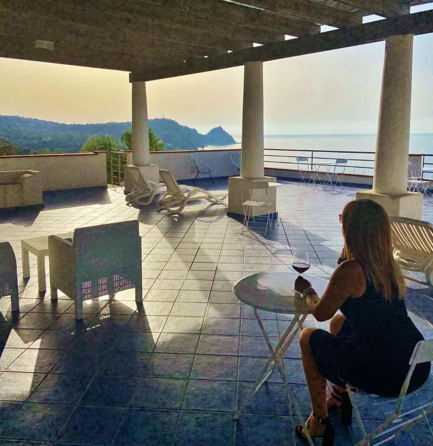 Magico Appartamenti Scafa - Marina Capo dʼOrlando Exteriör bild