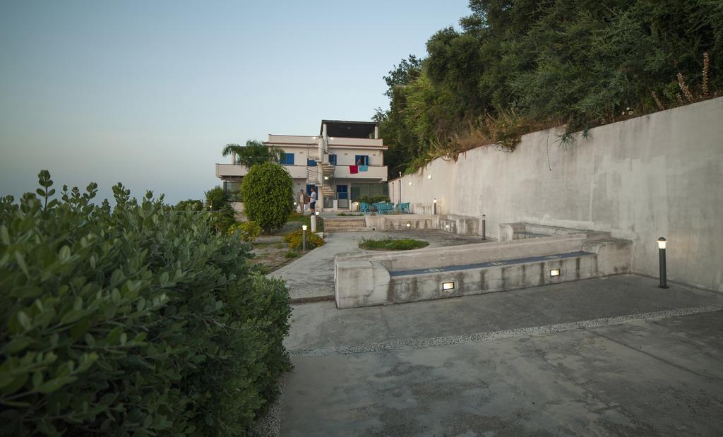 Magico Appartamenti Scafa - Marina Capo dʼOrlando Exteriör bild